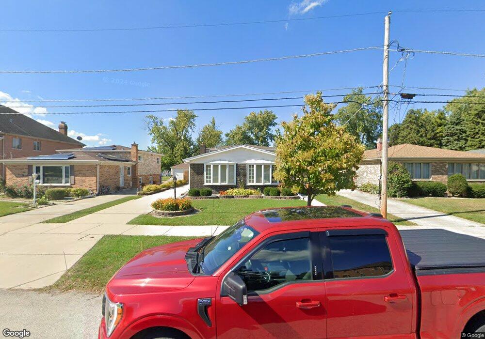 2246 Eastview Dr, Des Plaines, IL 60018 - photo 1