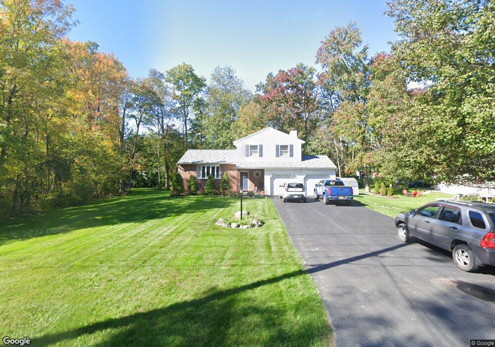 739 Pearse Rd, Schenectady, NY 12309 - photo 1