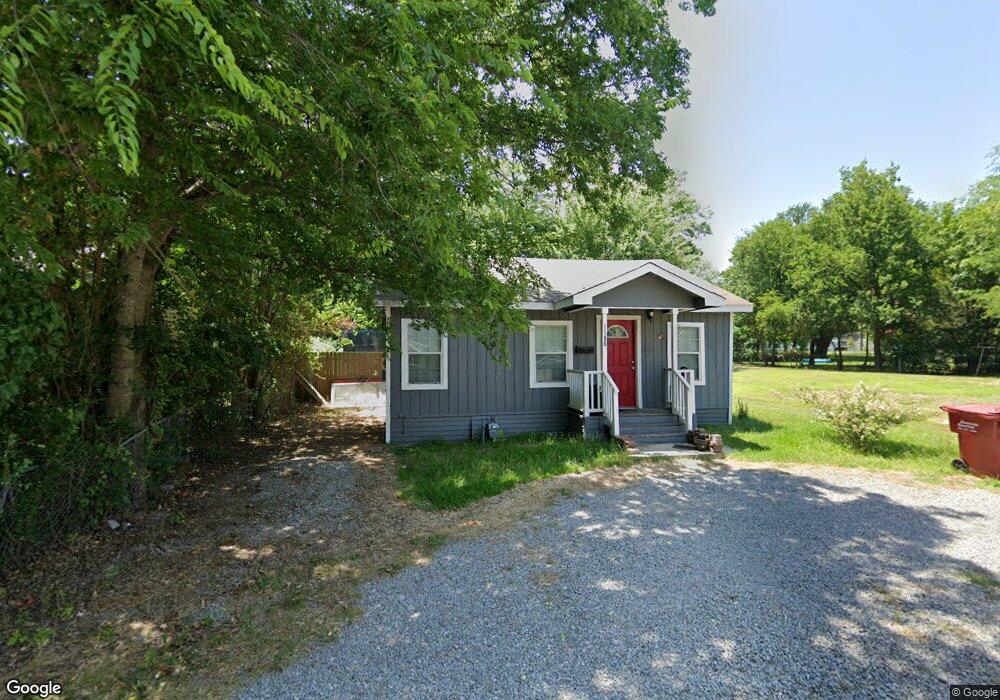 1105 Pine St, Bonham, TX 75418 - photo 1