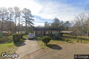 104 W Maple St, Hazlehurst, MS 39083