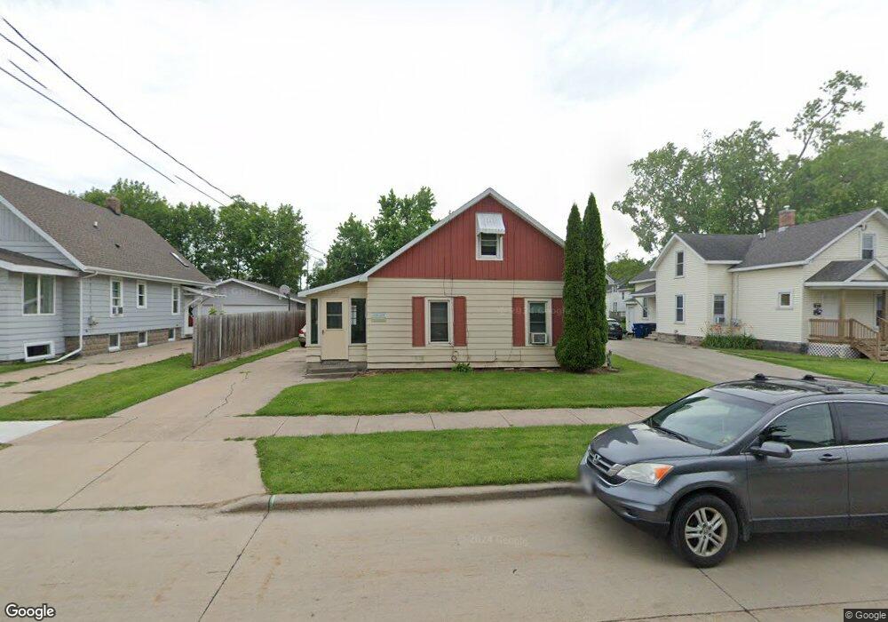 751 Vine Ave, Oshkosh, WI 54901 - photo 1