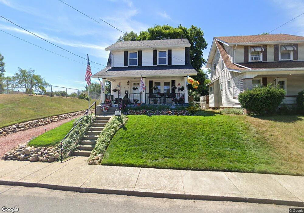 1519 Shriver Ave NE, Canton, OH 44705 - photo 1