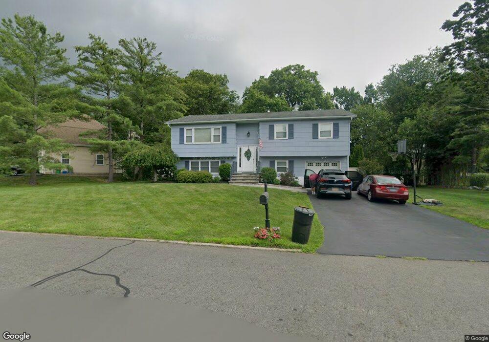 4 Meridan Ln, Nanuet, NY 10954 - photo 1