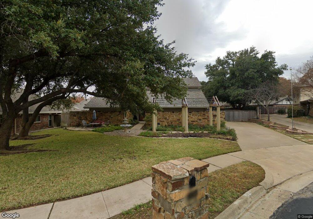 208 Eagle Ct, Bedford, TX 76021 - photo 1