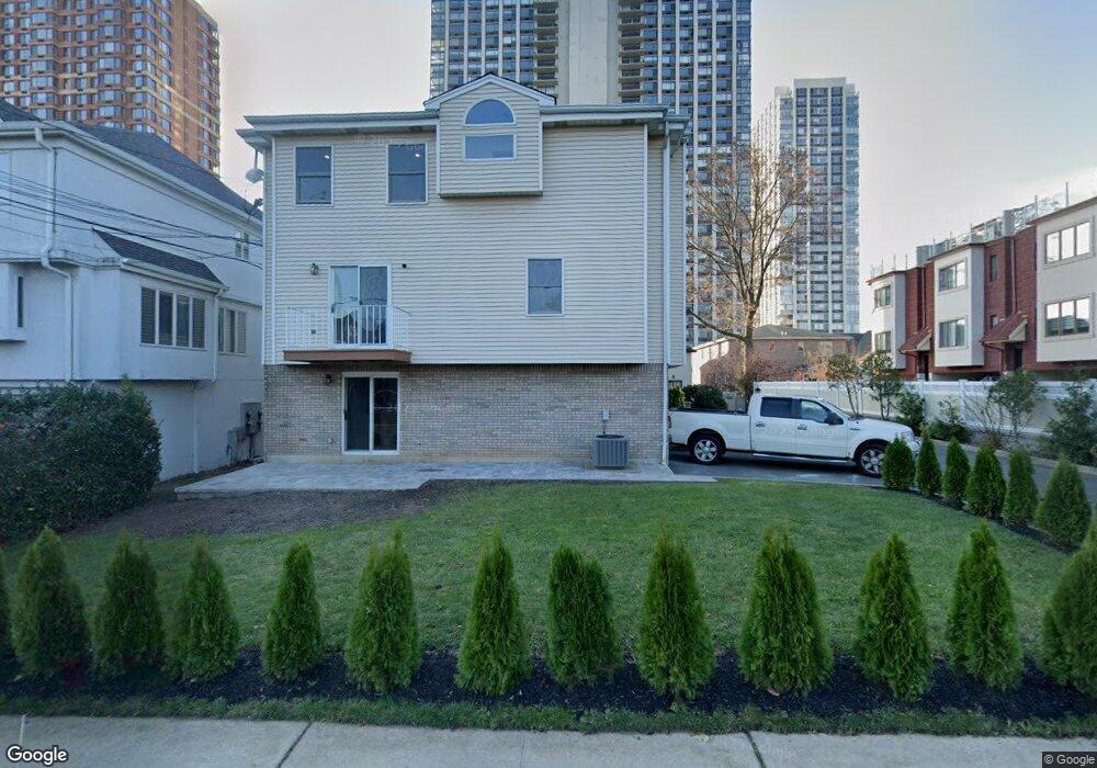 150 English St unit 2, Fort Lee, NJ 07024 - photo 1