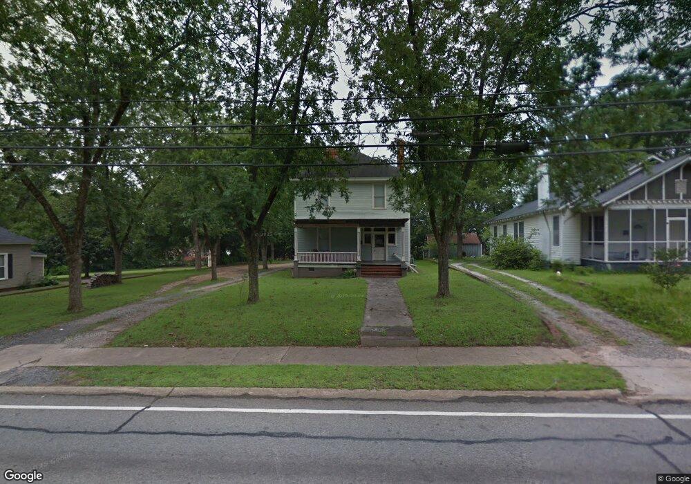 401 Forsyth St, Barnesville, GA 30204 - photo 1