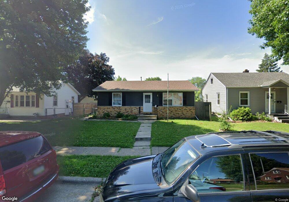 2119 W Pleasant St, Davenport, IA 52804 - photo 1