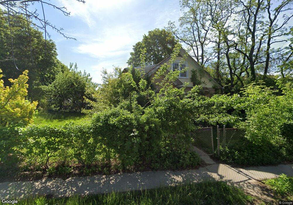 1215 Woodfield Rd, Rockville Centre, NY 11570 - photo 1