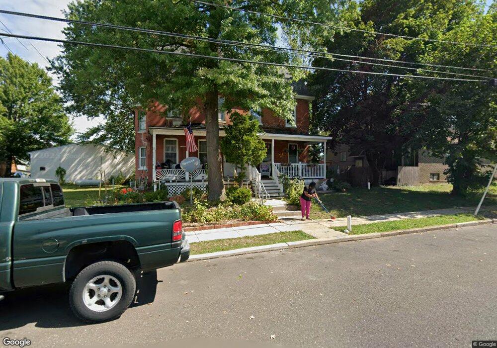 711 W 3rd St, Lansdale, PA 19446 - photo 1