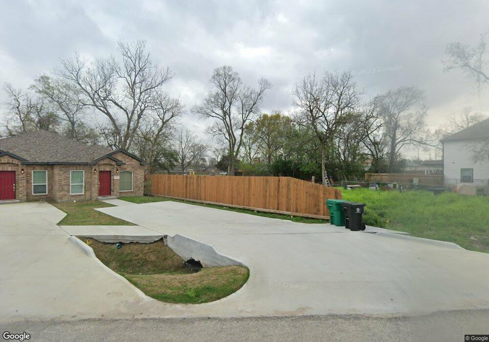 1023 Calvin Ave, Houston, TX 77088 - photo 1