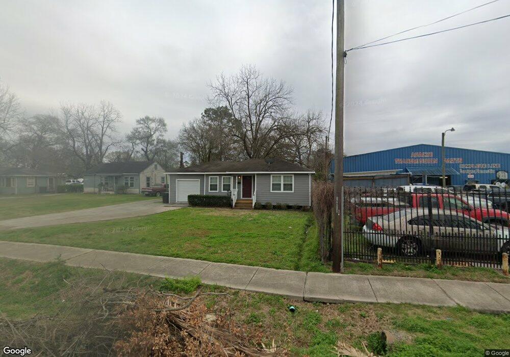 814 Apache St, Houston, TX 77022 - photo 1