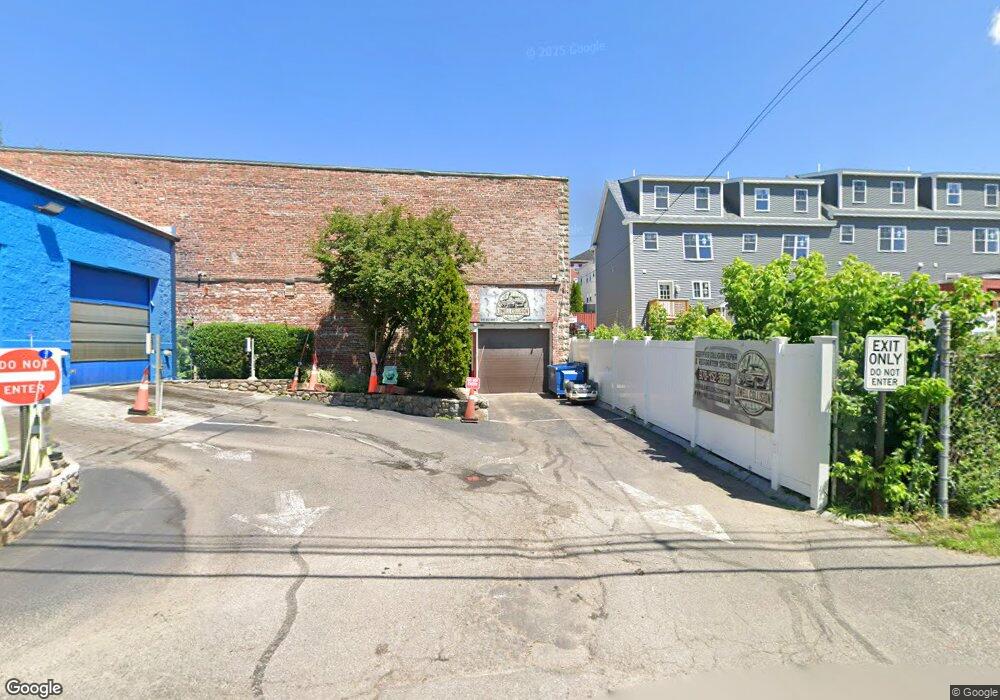 14 Perry St, Lowell, MA 01852 - photo 1