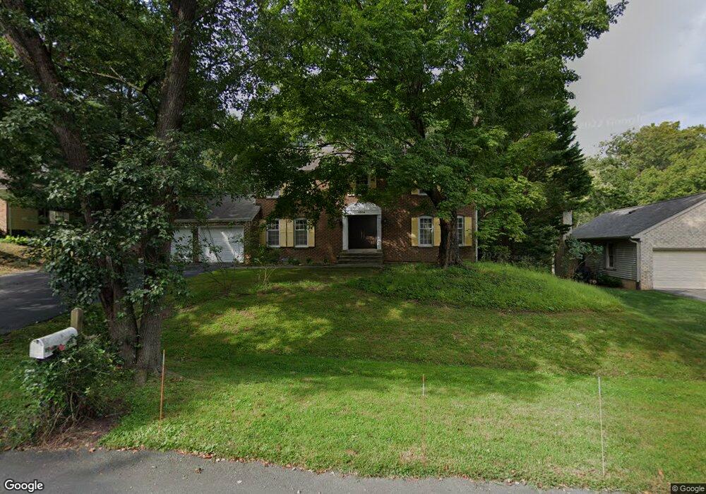 12416 Goldfinch Ct, Potomac, MD 20854 - photo 1