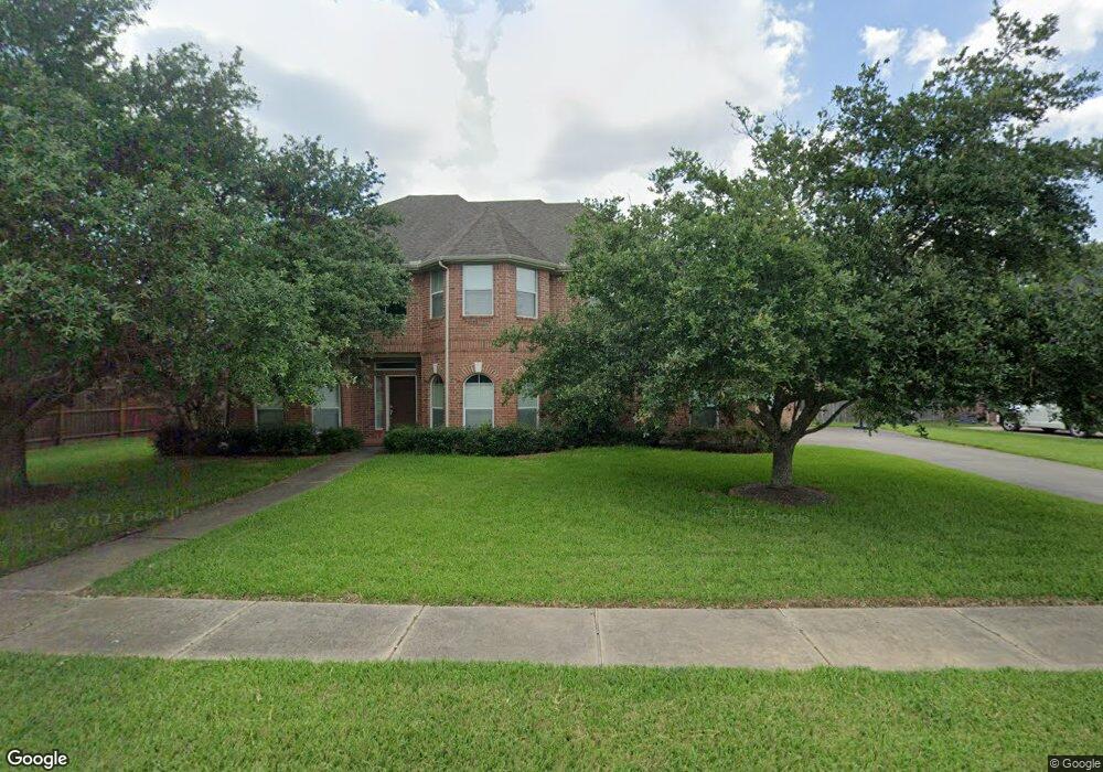 320 Falcon Lake Dr, Friendswood, TX 77546 - photo 1