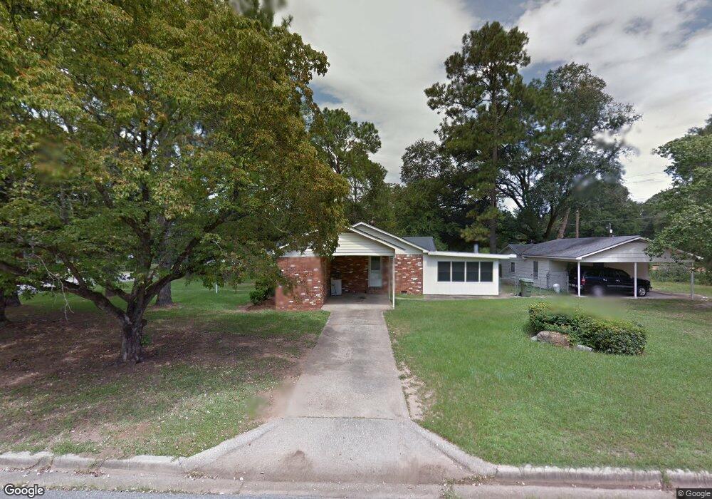 906 Colquitt Cir, Albany, GA 31707 - photo 1