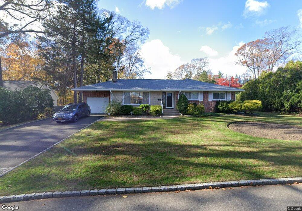 7 Woods End Rd, Dix Hills, NY 11746 - photo 1