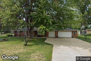 16 Berry Dr, Decatur, IL 62526