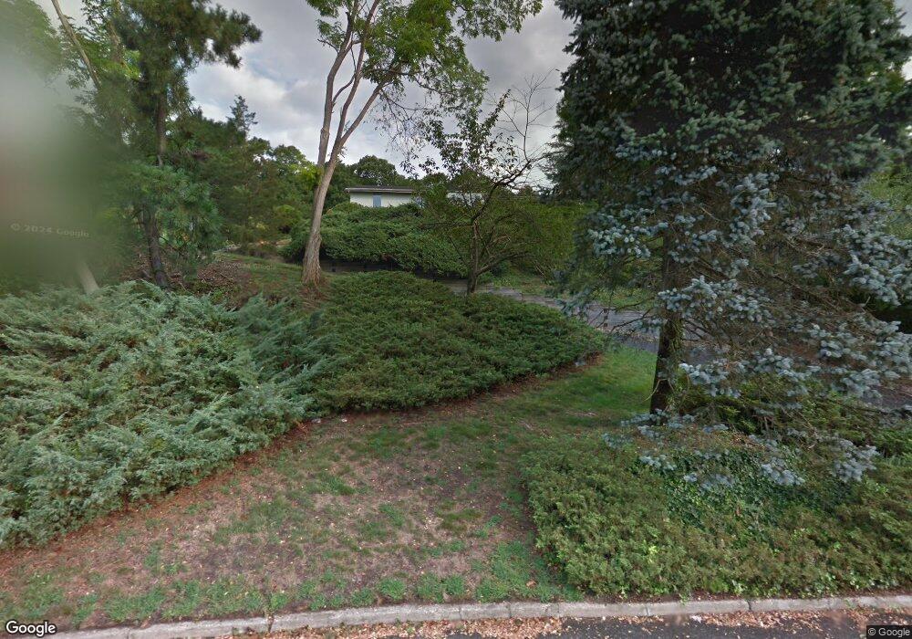 27 Calumet Dr, Dix Hills, NY 11746 - photo 1