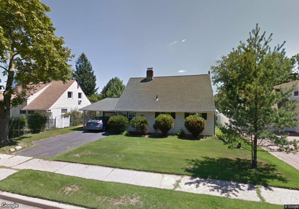 68 Bayberry Ln, Levittown, NY 11756 - photo 1