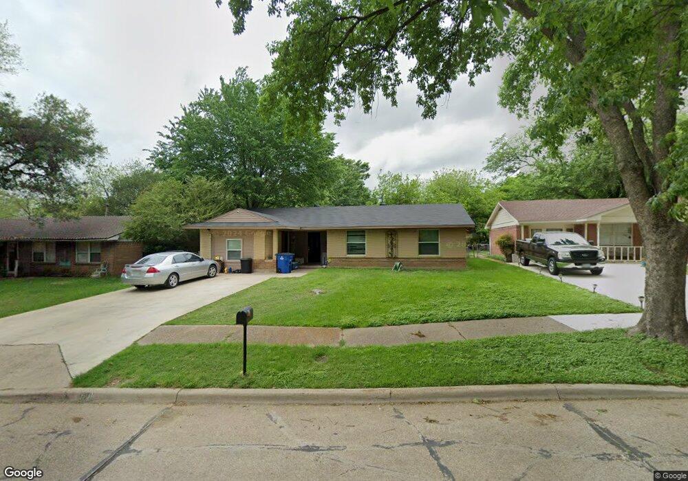 521 Cherry Ln, Ennis, TX 75119 - photo 1