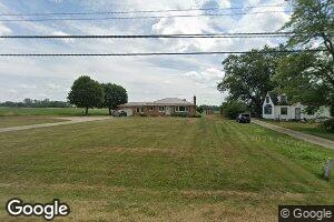 8724 Columbus Rd, Louisville, OH 44641