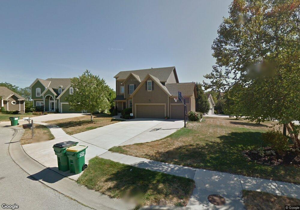 4411 Meadow View Dr, Shawnee, KS 66226 - photo 1