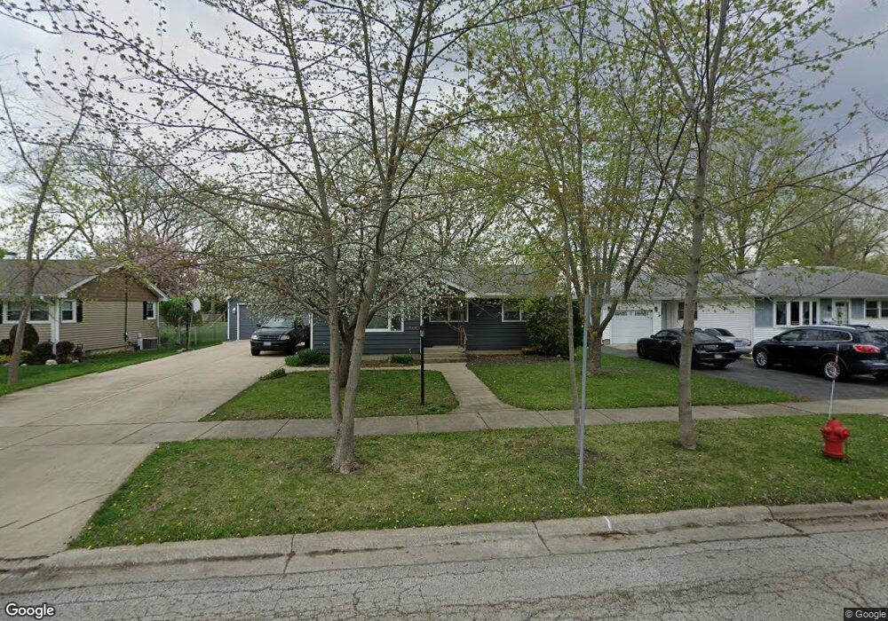 744 N Evanslawn Ave, Aurora, IL 60506 - photo 1