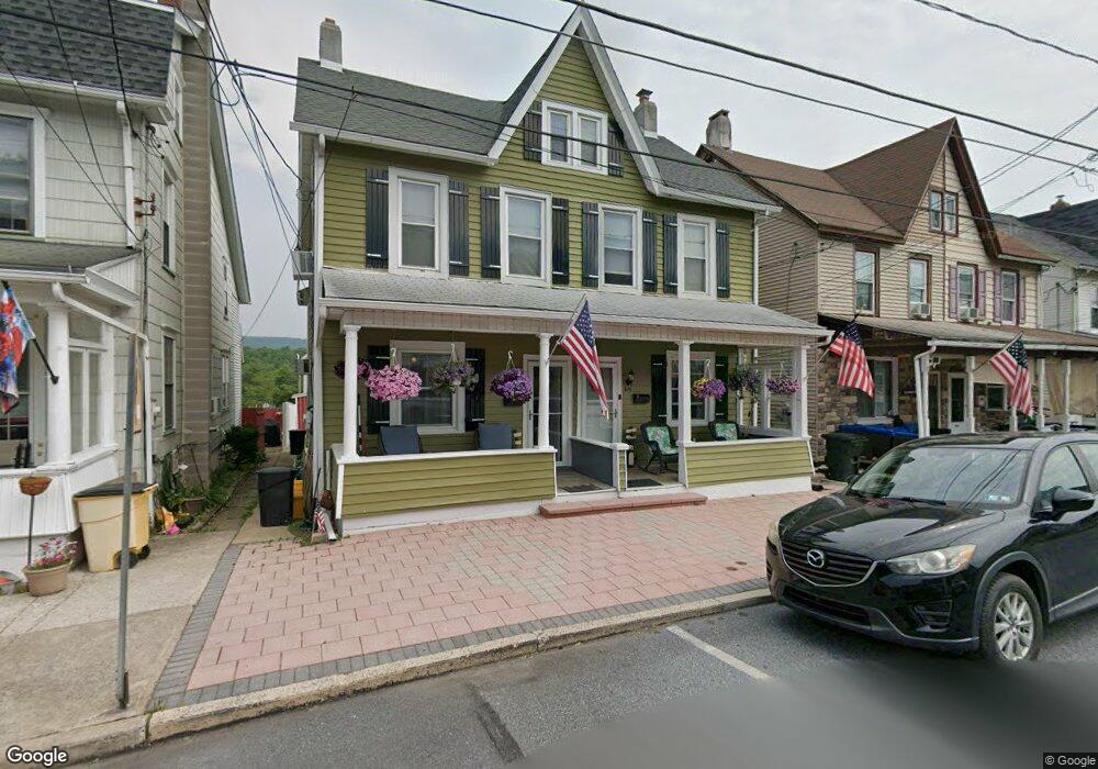 616 W Washington St, Slatington, PA 18080 - photo 1