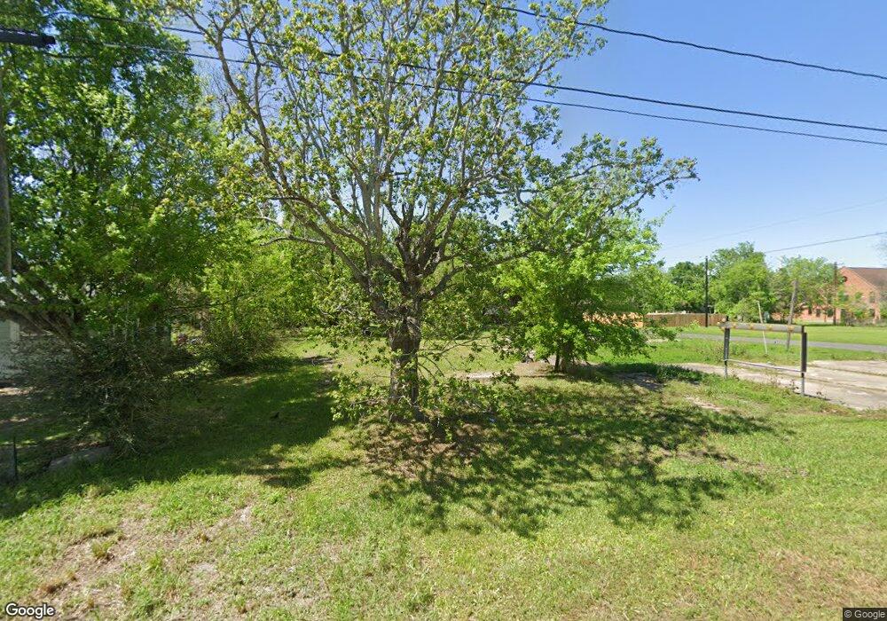 2804 Avenue C, Bay City, TX 77414 - photo 1
