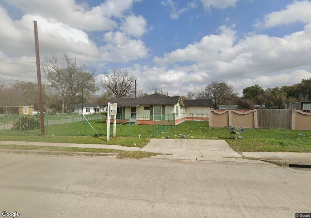 8846 Fulton St, Houston, TX 77022 - photo 1