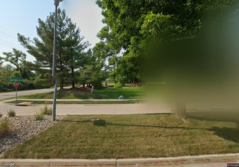 4024 Cedar Bluff Ct NE, Cedar Rapids, IA 52411 - photo 1