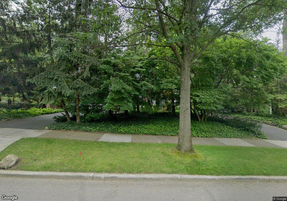 233 Lewiston Rd, Grosse Pointe Farms, MI 48236 - photo 1