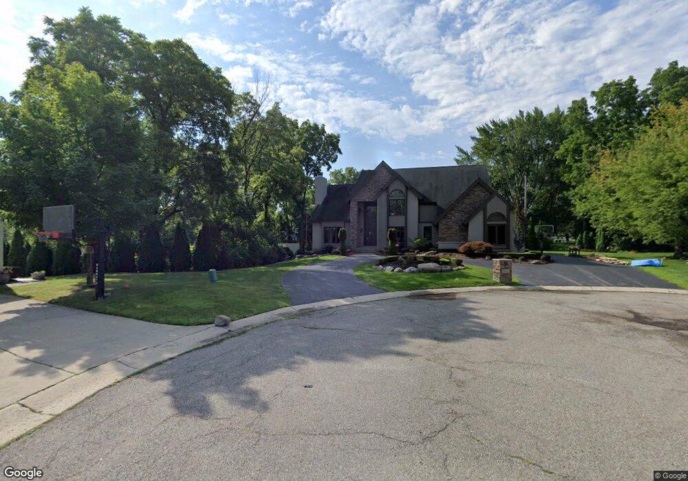 5845 Swan Lake Ct, West Bloomfield, MI 48322 - photo 1