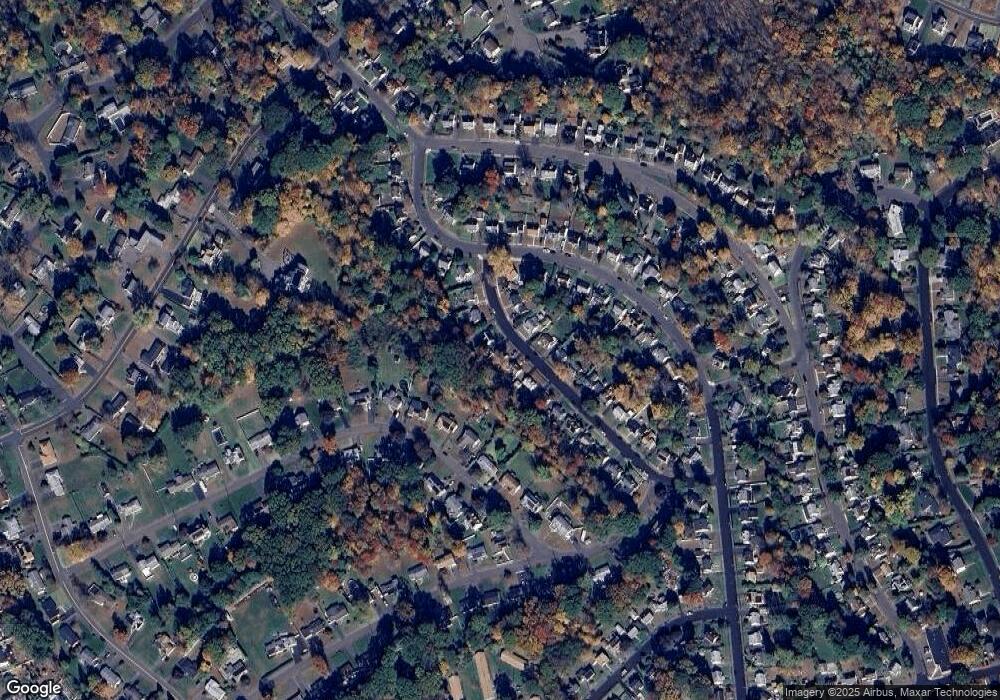 76 Damson Ln, Naugatuck, CT 06770 - photo 1