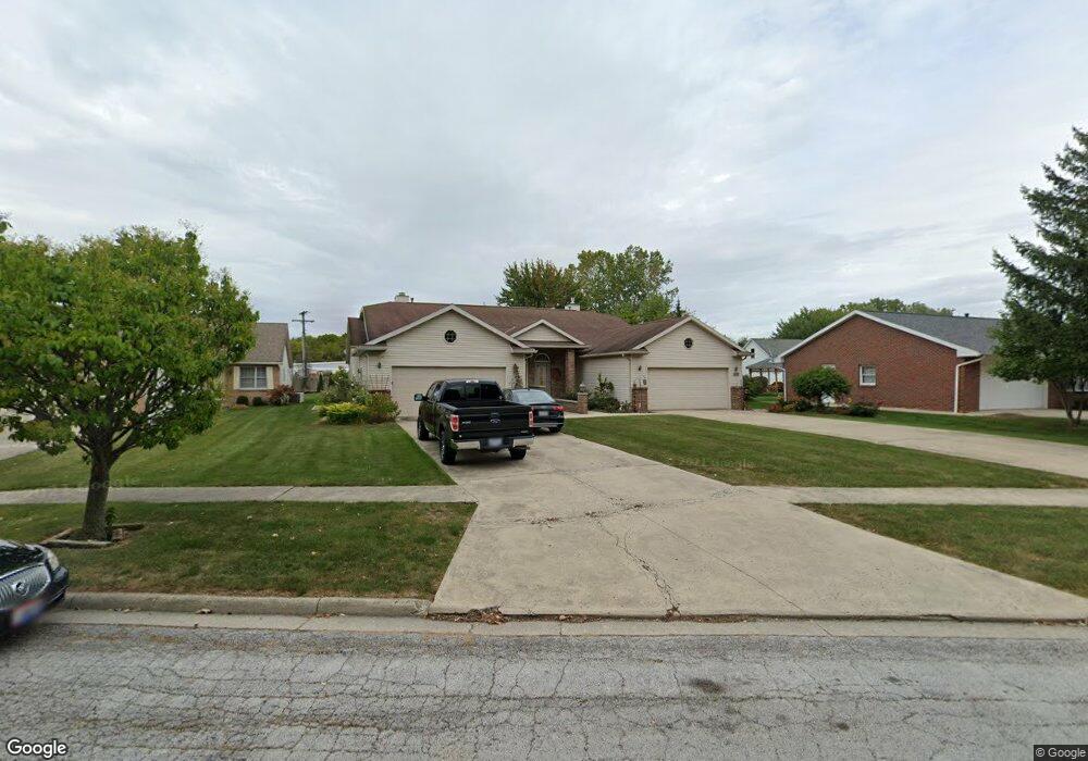 1102 Dalores Dr, Findlay, OH 45840 - photo 1