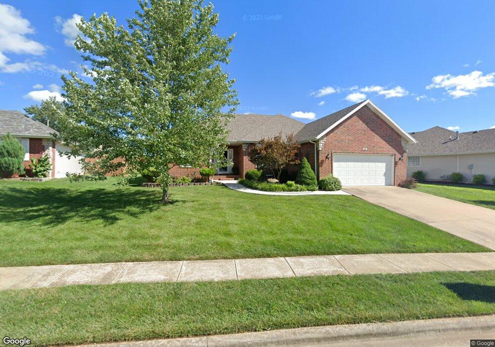 606 N Tucker Bay Cir, Nixa, MO 65714 - photo 1