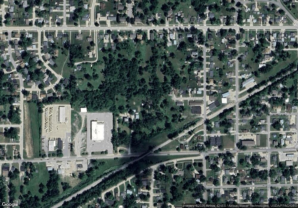 1242 1st Ave W, Newton, IA 50208 - photo 1