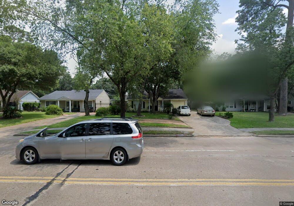 1055 W 43rd St, Houston, TX 77018 - photo 1