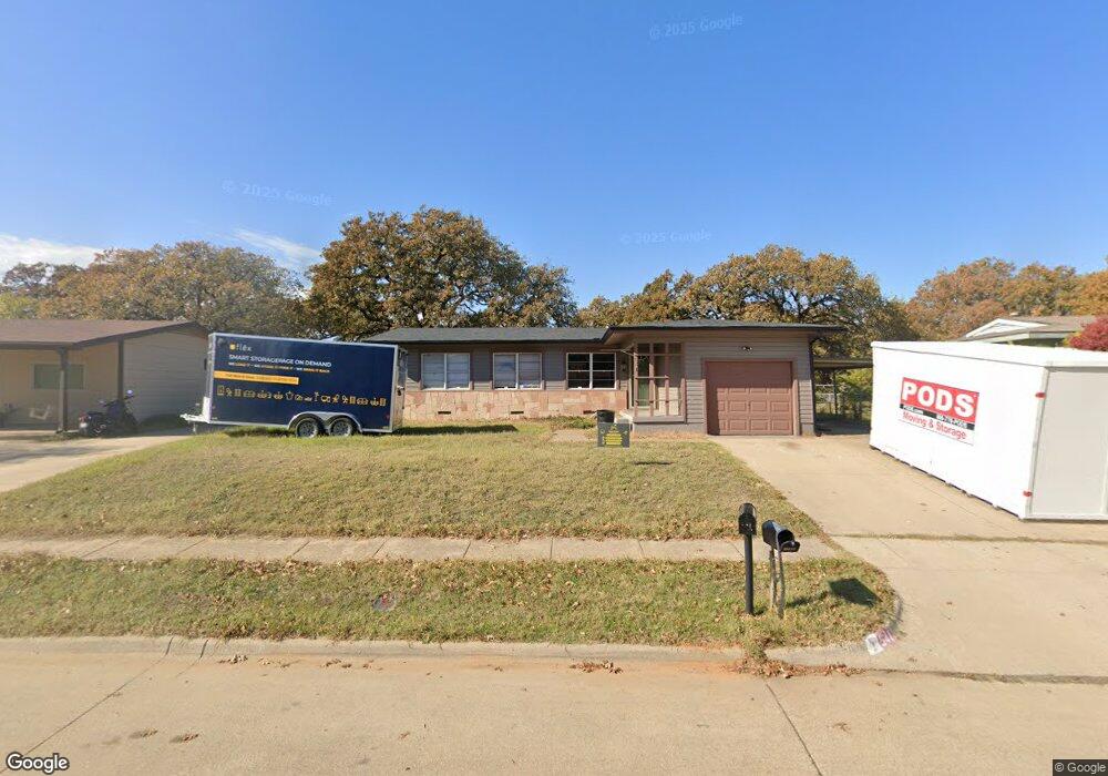 541 Buena Vista Dr, Hurst, TX 76053 - photo 1