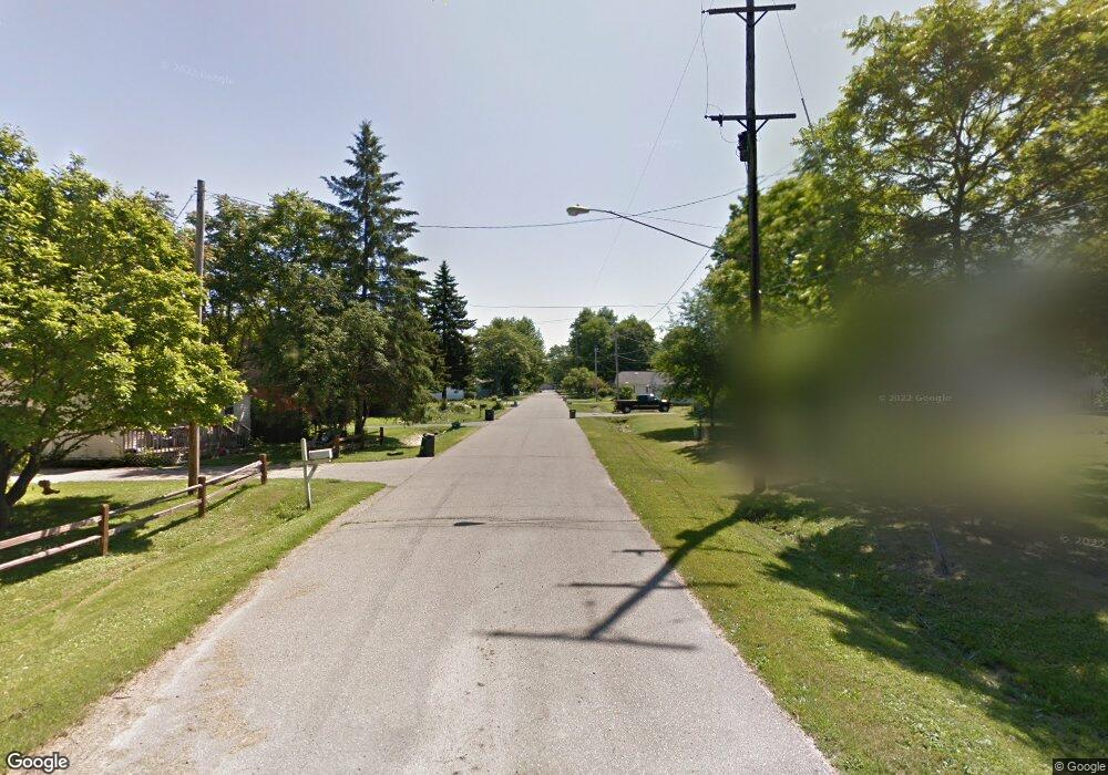 1476 W Schumacher Ave, Flint, MI 48507 - photo 1