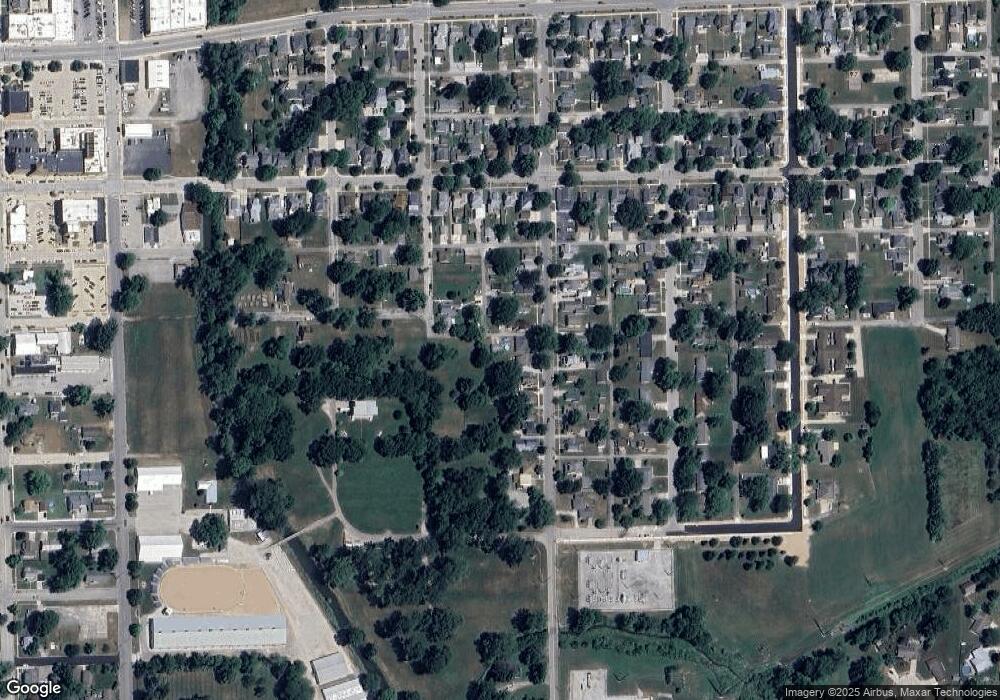 237 Center St, Auburn, IN 46706 - photo 1