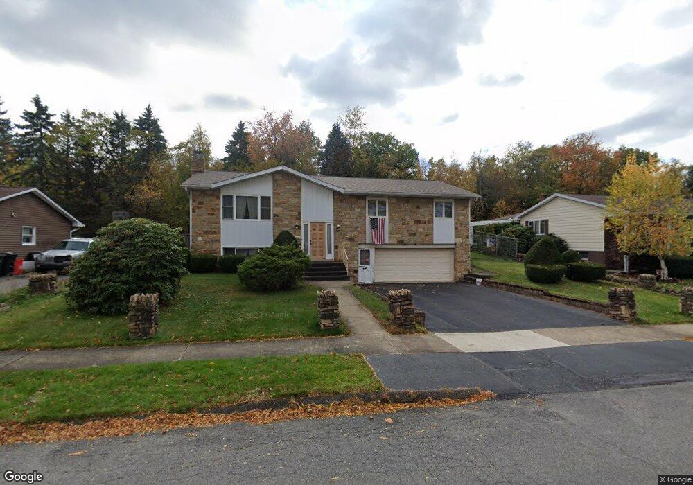 622 Shirley Ln, Dunmore, PA 18512 - photo 1