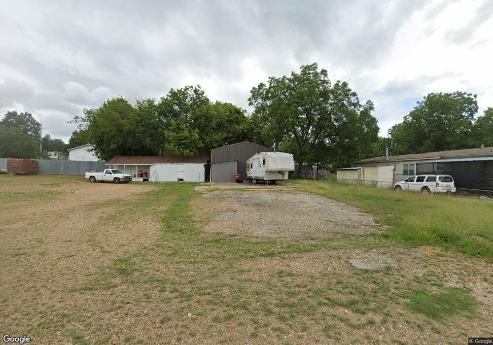 102 S H St, Hugo, OK 74743 - photo 1
