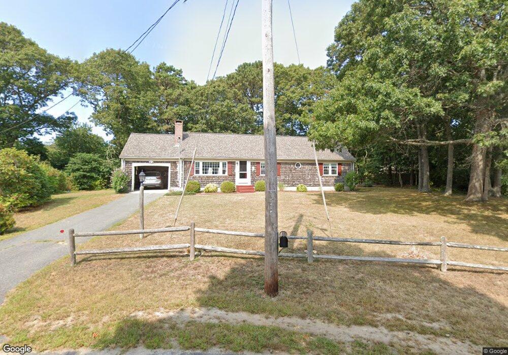 71 Canterbury Cir, Hyannis, MA 02601 - photo 1