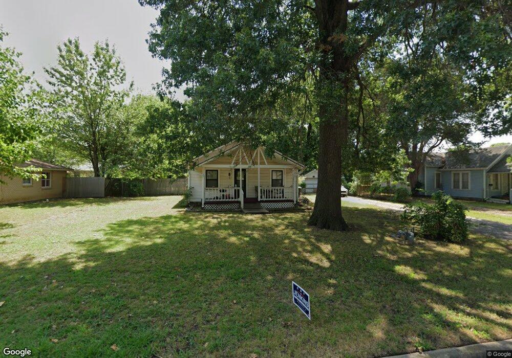 516 N Chickasaw Ave, Claremore, OK 74017 - photo 1