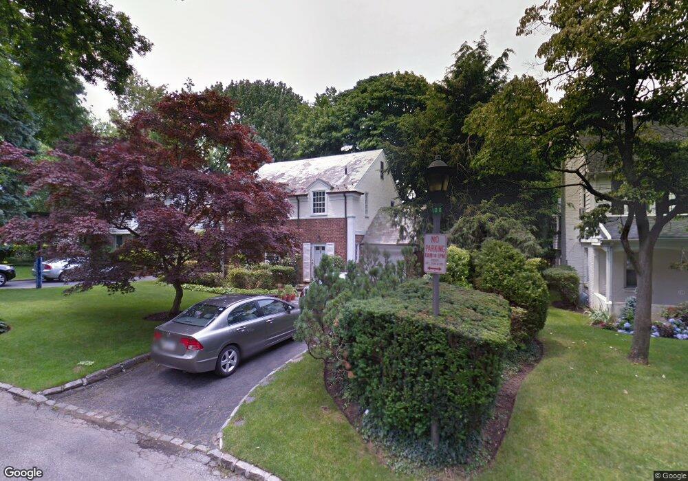 8 Wyngate Place, Great Neck, NY 11021 - photo 1