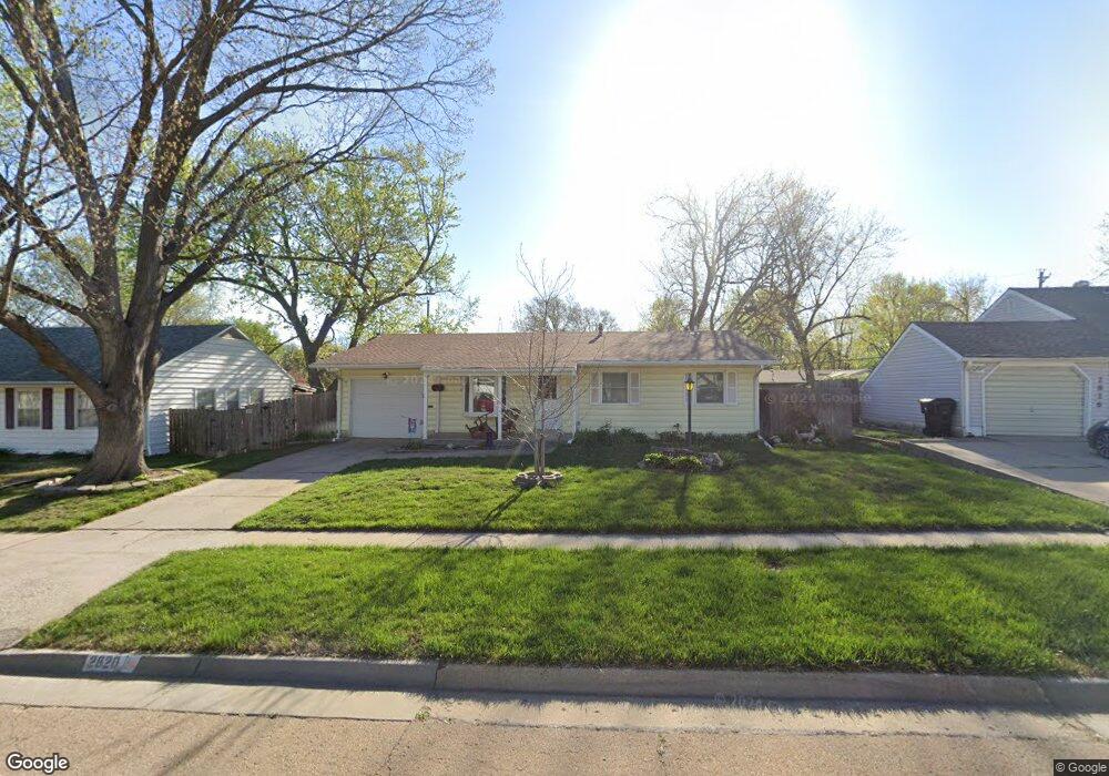 2820 SW Hillcrest Rd, Topeka, KS 66614 - photo 1