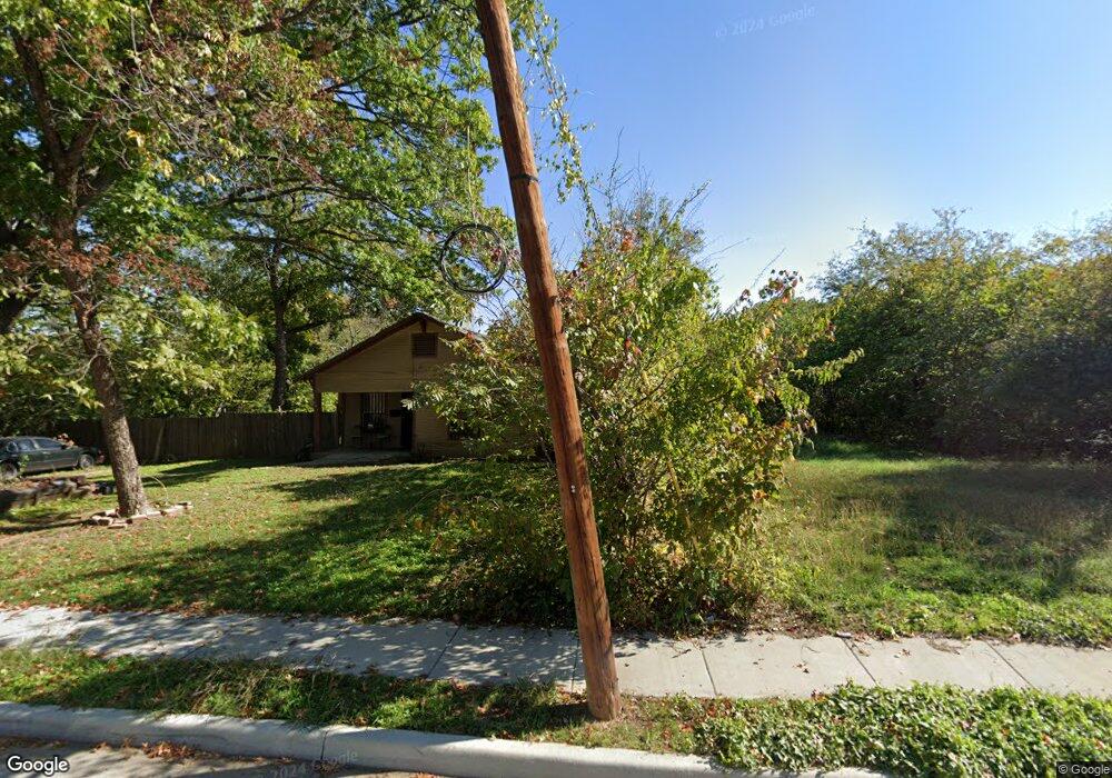 222 NE 5th St, Grand Prairie, TX 75050 - photo 1