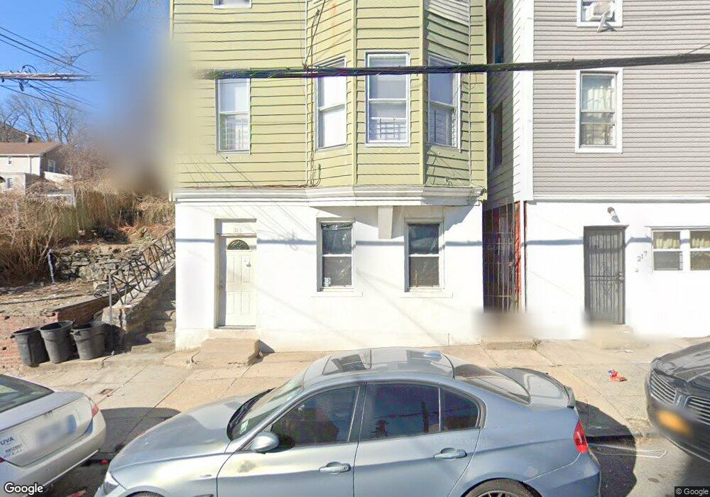 213 Edwards Place, Yonkers, NY 10703 - photo 1