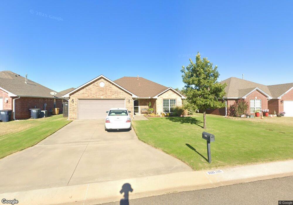 2225 Crooked Oak Dr, Shawnee, OK 74804 - photo 1